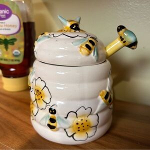 Bee Honey Pot w/ Dipper | Ceramic Honey Jar | Cottagecore Kitchen Decor | Yellow